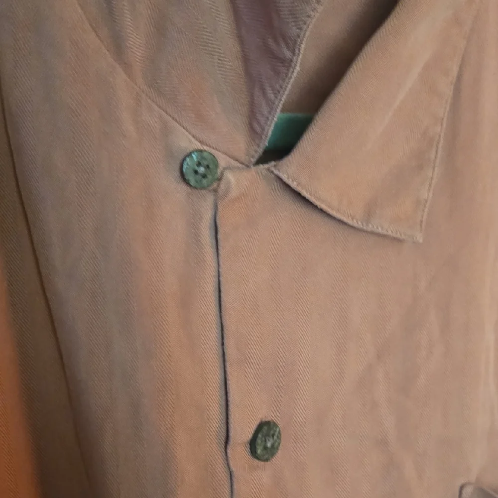 Tommy Bahama Men's Silk Shirt in Coral - Picture 3 of 7